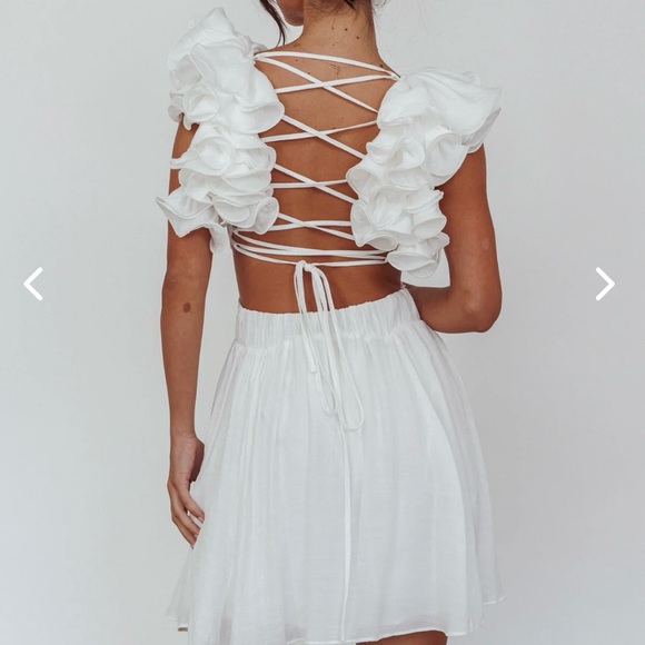 White dress 🤍 - Picture 2 of 4